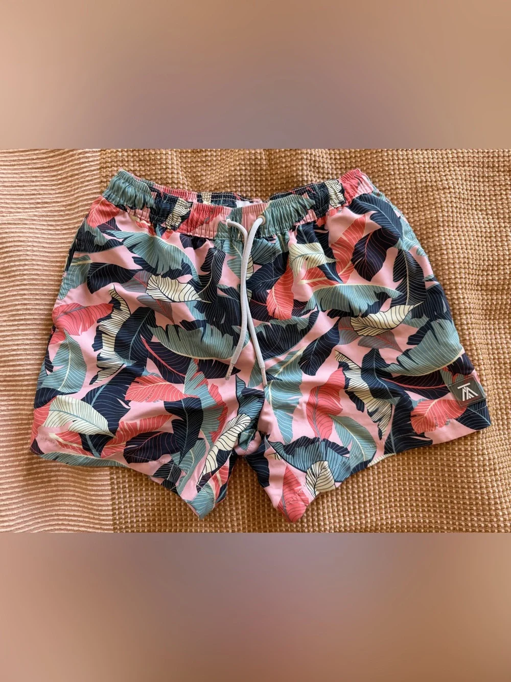 Topman Men's Tropical Leaf Swim Trunks in Pink, Green, Navy 5’’ inseam